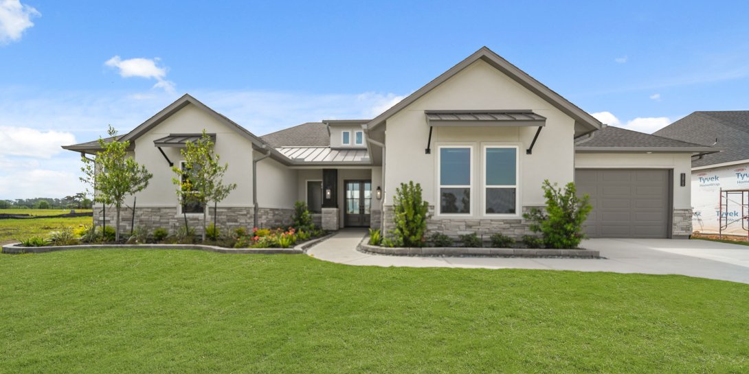 15012 Lakeline Green