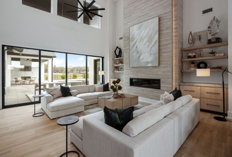 1095 Hamilton Dr - Model
