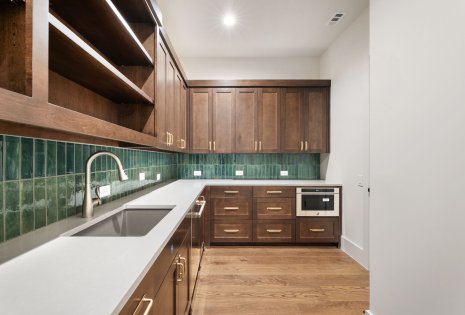 3120 Brookhollow