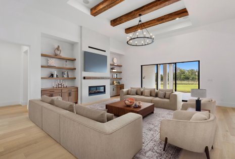 3820 Elsa Dr