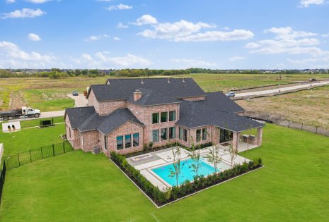 5905 Mayfair Lane