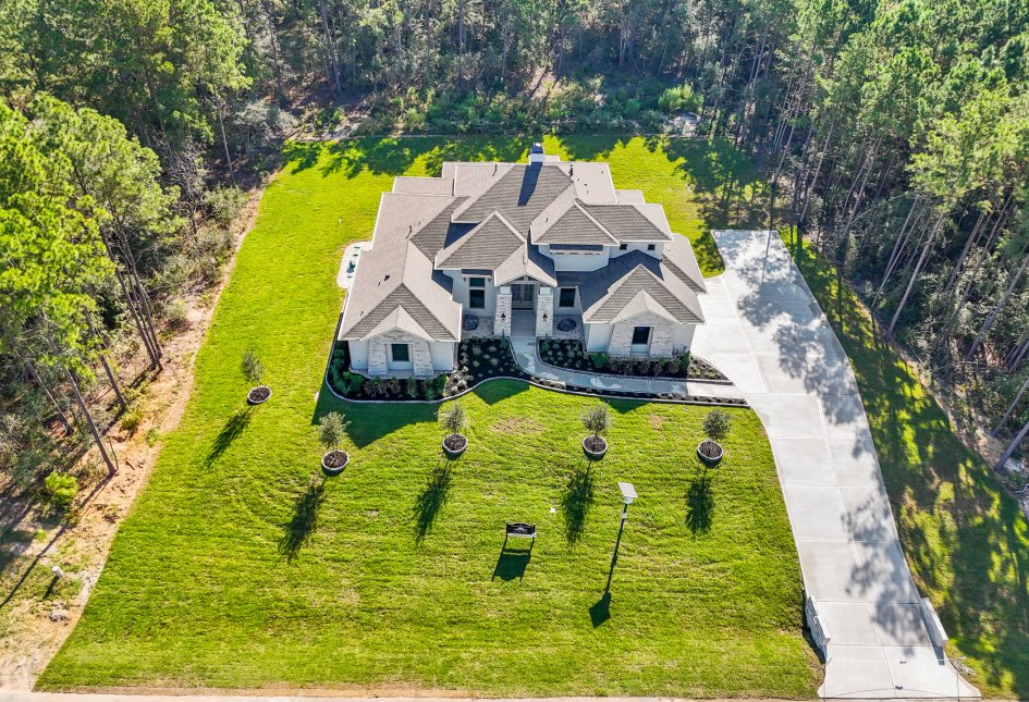 8345_leafbrook_trail