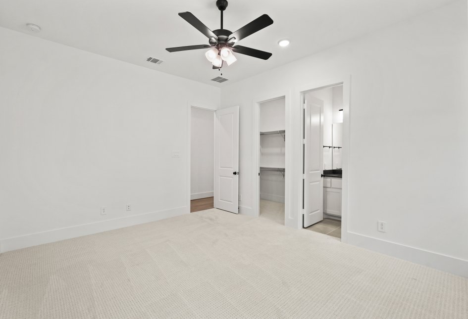 8345_leafbrook_trail