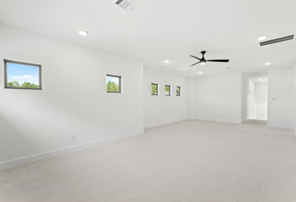 8345_leafbrook_trail