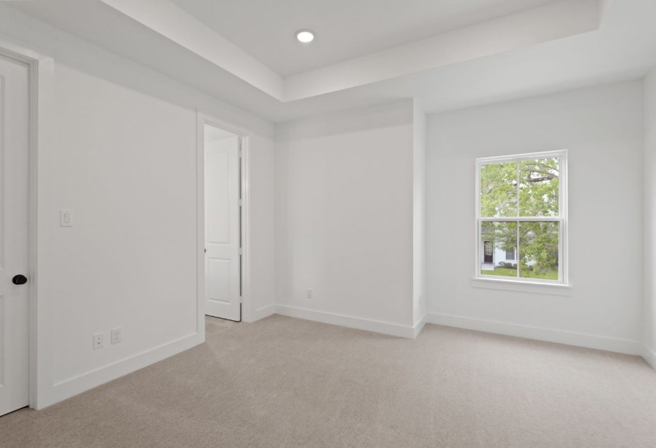 1827 Chantilly