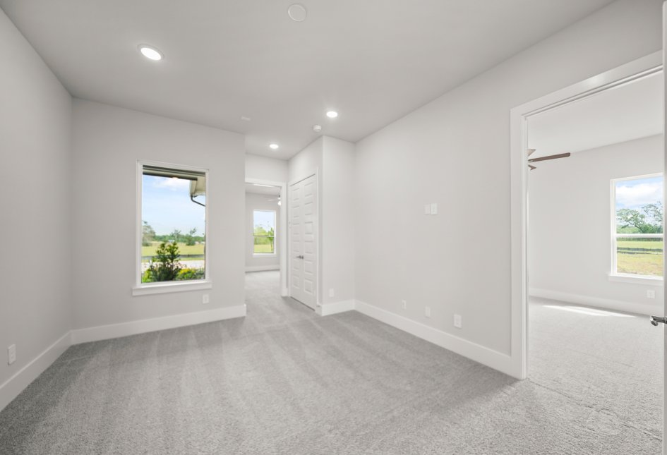 15012 Lakeline Green