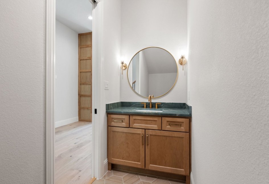 3846 Van Ness