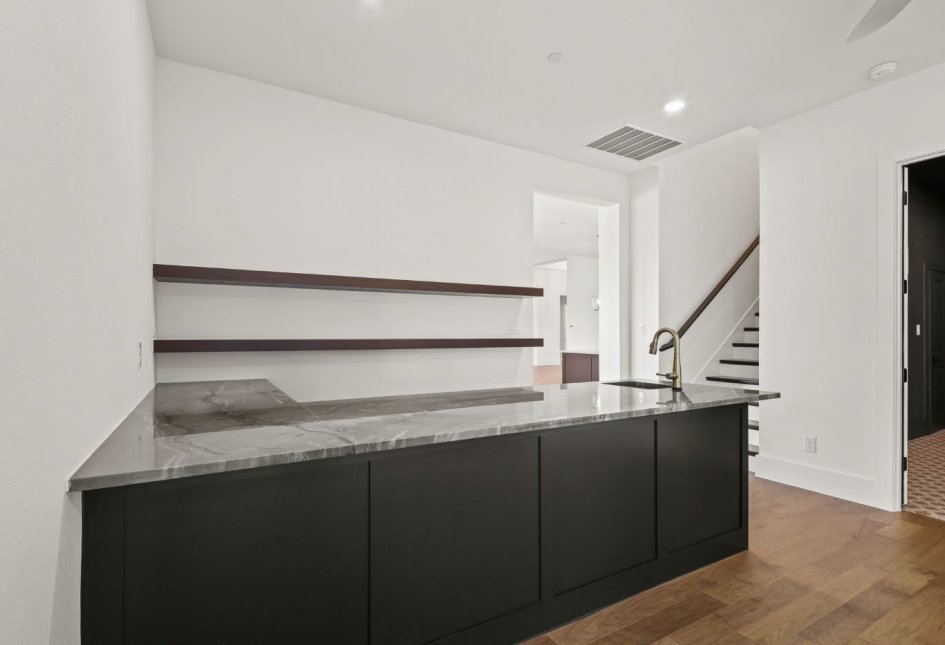 308 Chapel View 