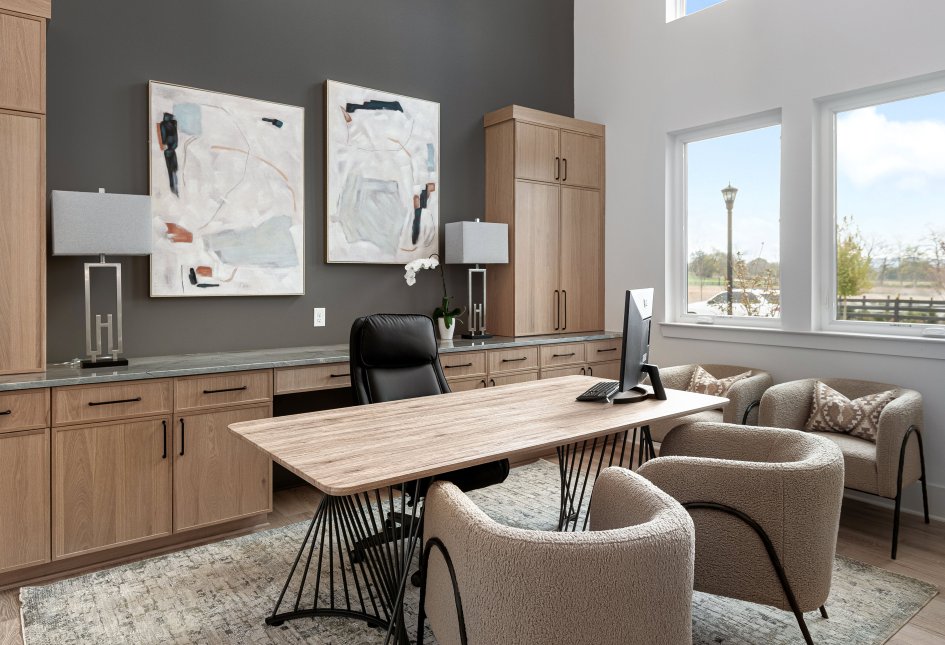 1095 Hamilton Dr - Model