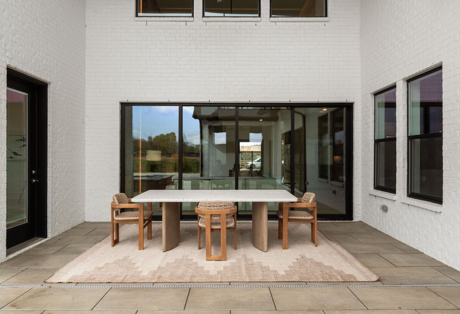 1095 Hamilton Dr - Model
