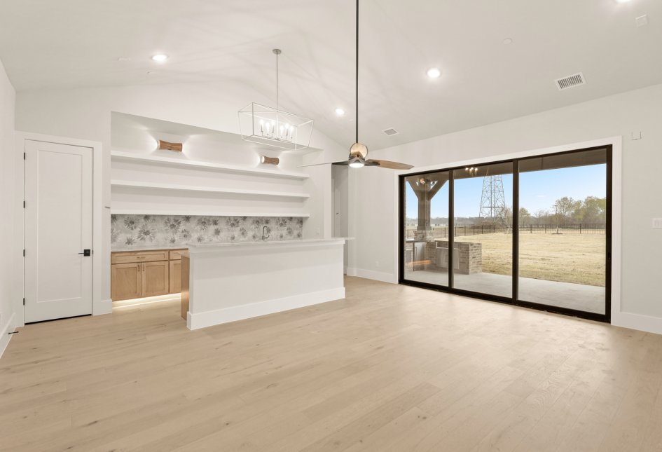 1332 Dean Meadow