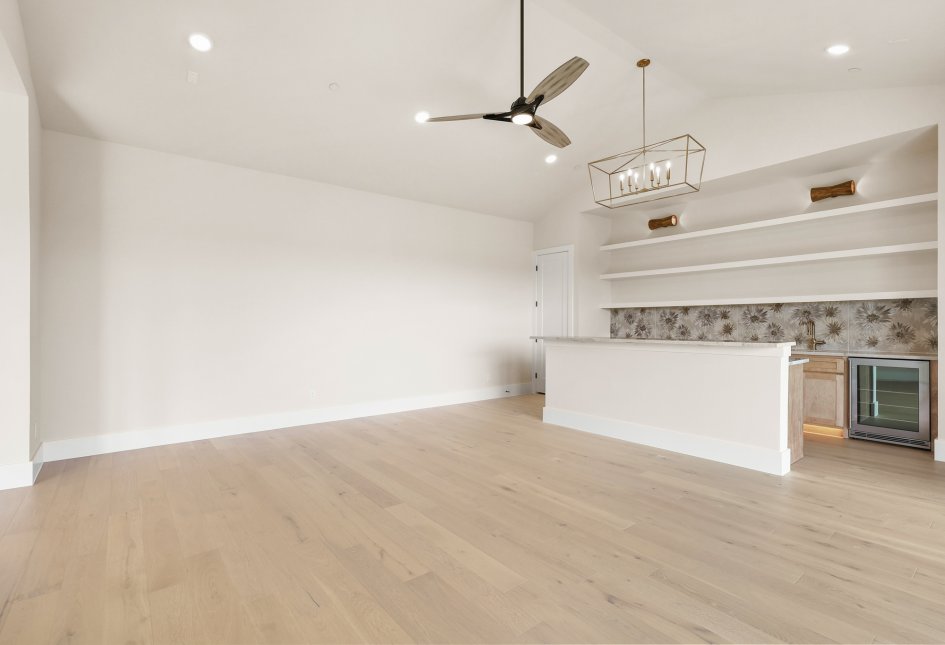1332 Dean Meadow