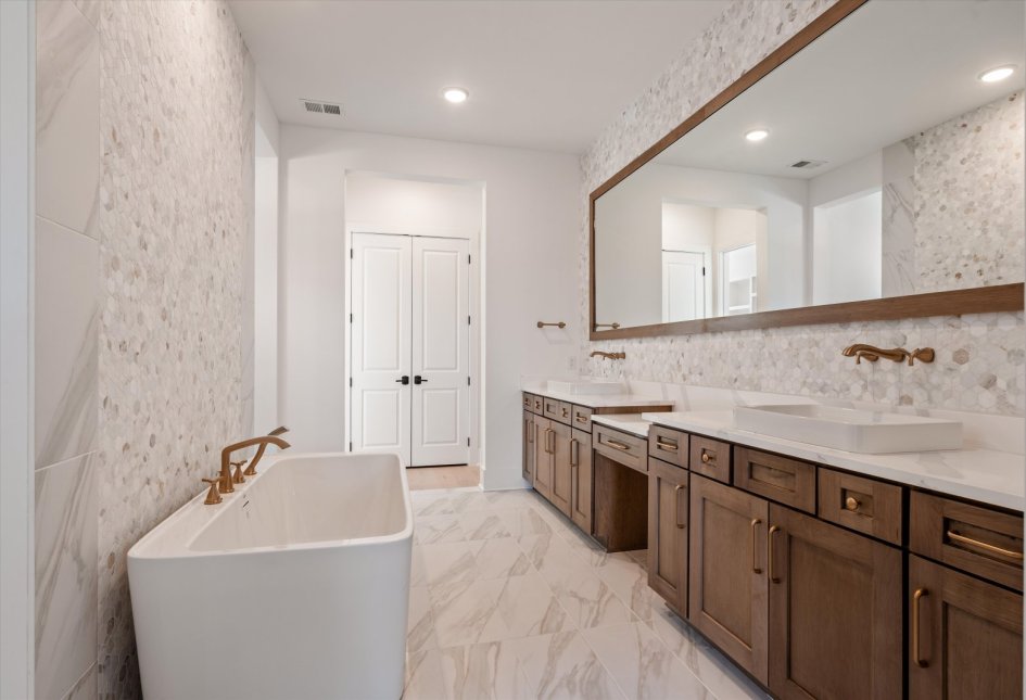 2090 Hamilton