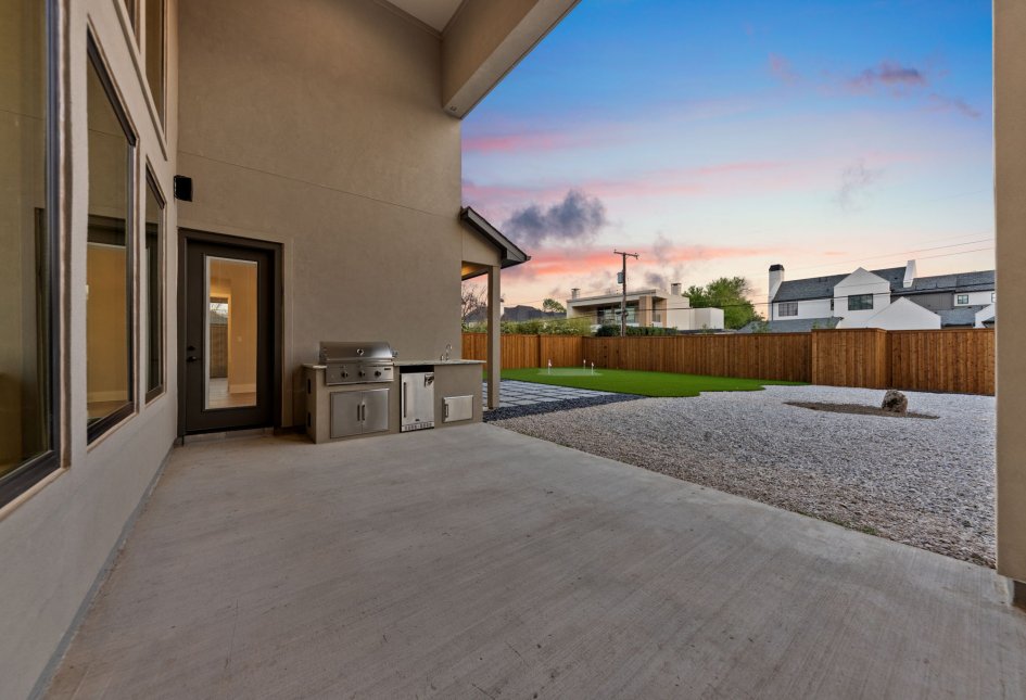 6236 Royal Lane