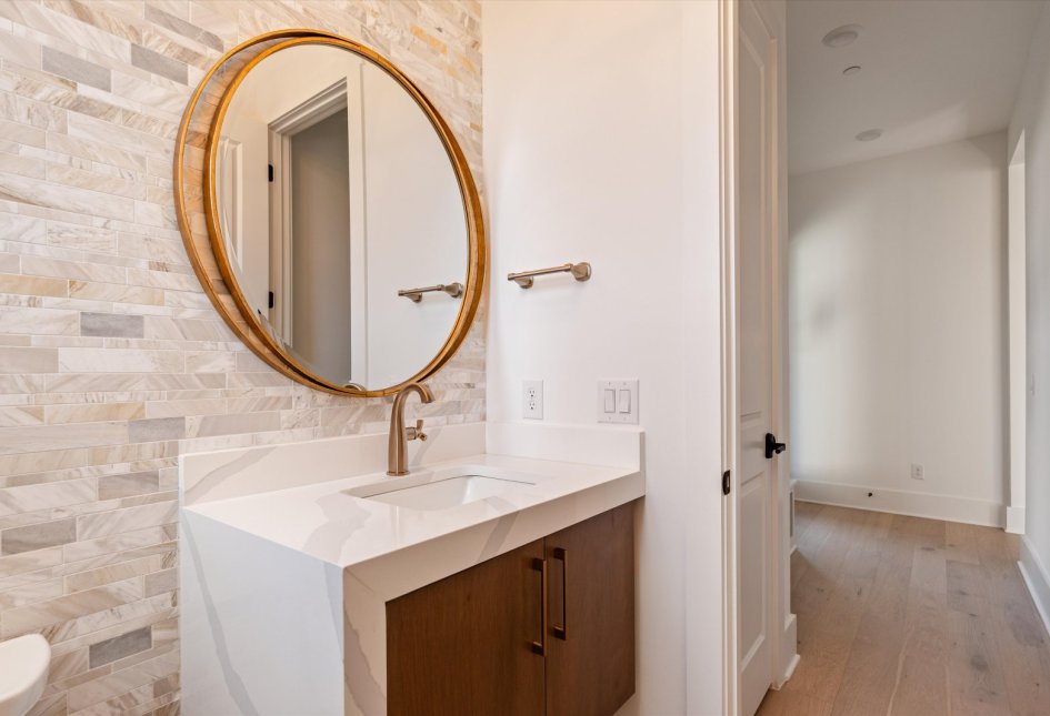 2090 Hamilton
