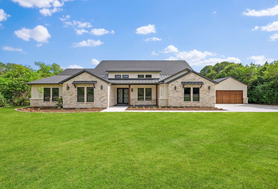 3120 Brookhollow Dr