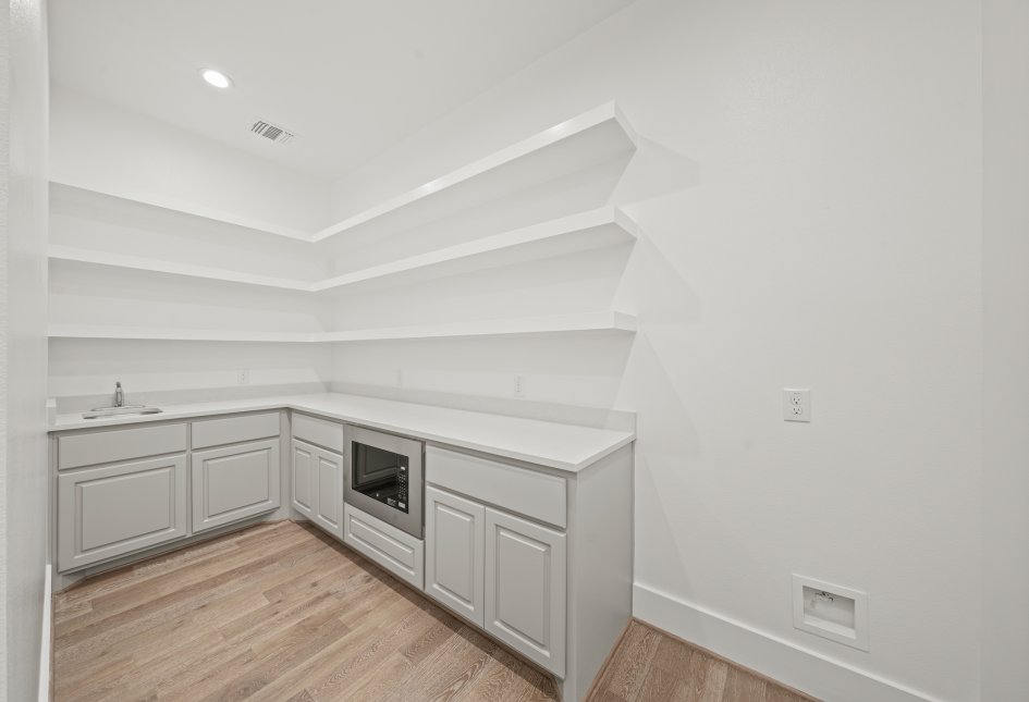 7738 Dog Wood Acres