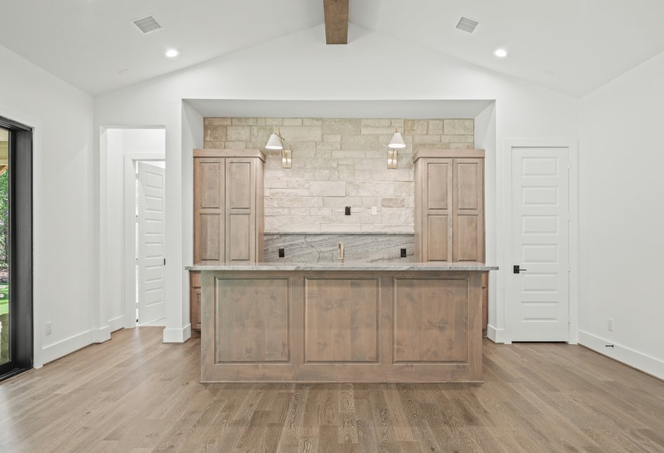 7738 Dog Wood Acres
