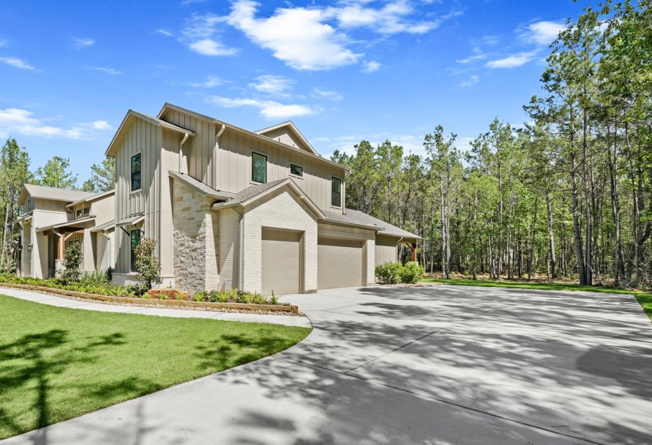 7738 Dog Wood Acres