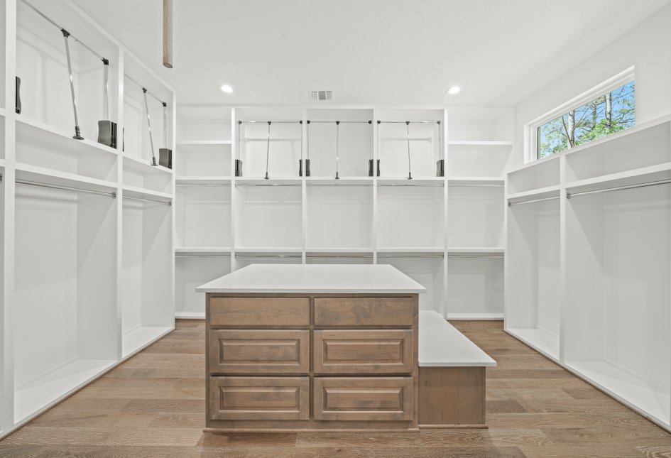 7738 Dog Wood Acres