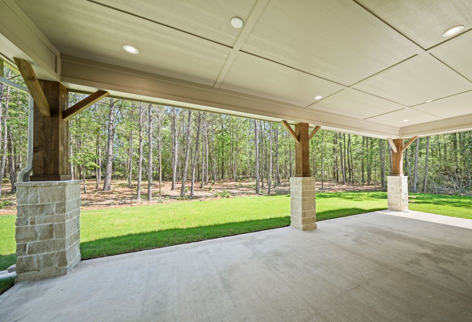 7738 Dog Wood Acres