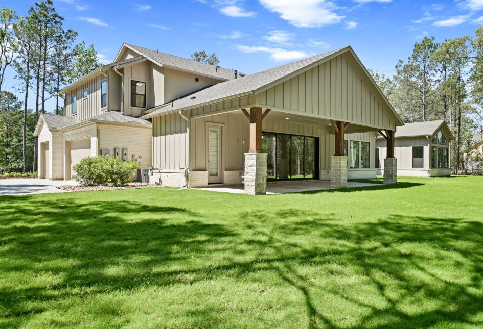 7738 Dog Wood Acres