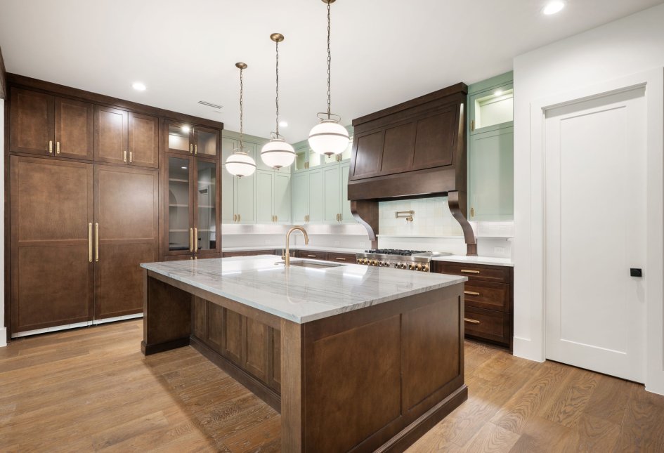 3120 Brookhollow