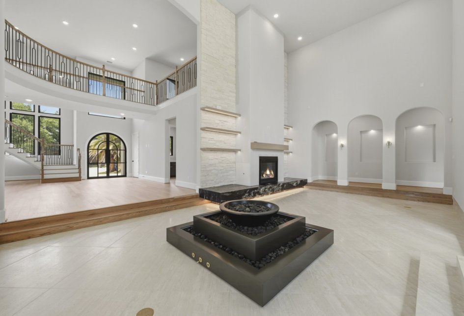 9204 Cardwell 