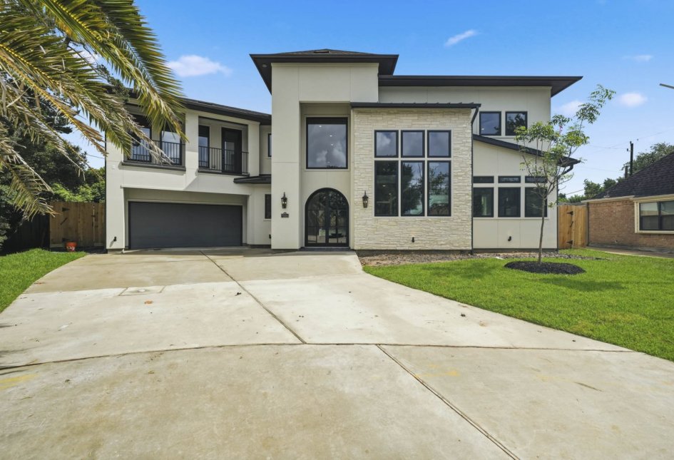9204 Cardwell 