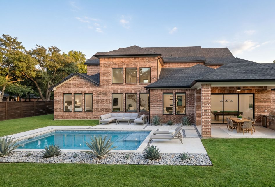 5905 Mayfair Lane