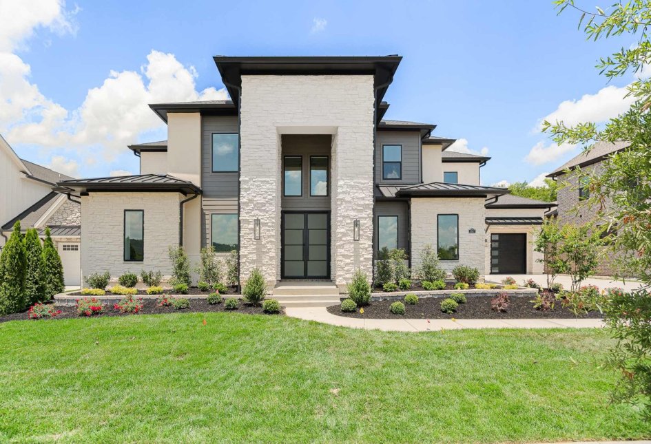 1067 Hamilton Way