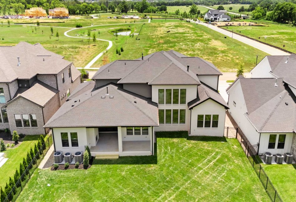 1067 Hamilton Way
