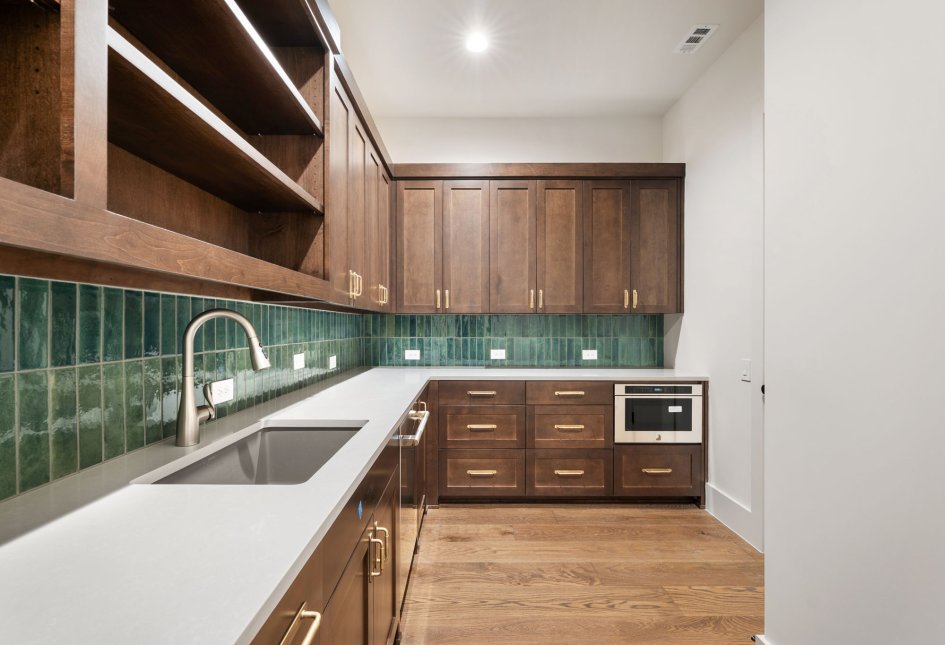 3120 Brookhollow