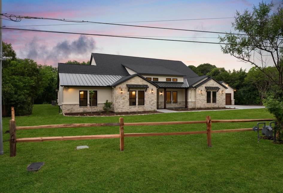 3120 Brookhollow