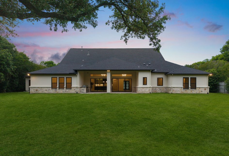 3120 Brookhollow