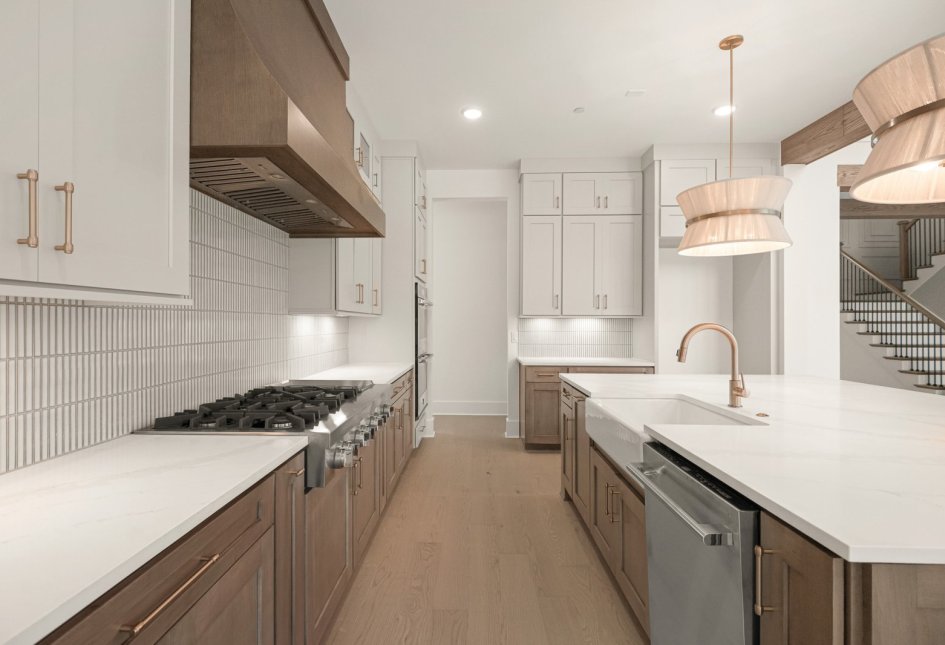 1085 Hamilton Way
