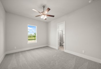 15012 Lakeline Green