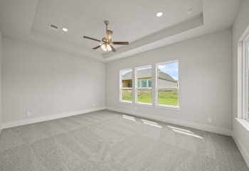 15012 Lakeline Green