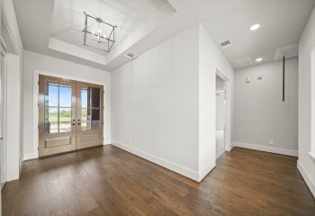15012 Lakeline Green