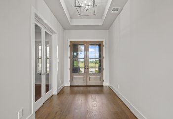 15012 Lakeline Green