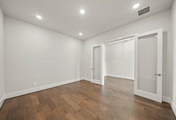 15012 Lakeline Green