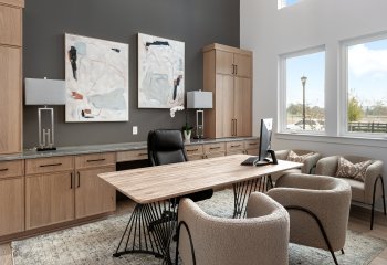 1095 Hamilton Dr - Model
