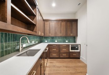 3120 Brookhollow