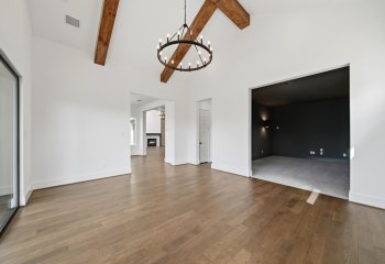 825 Stable Sands