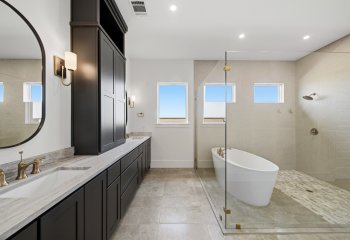 825 Stable Sands