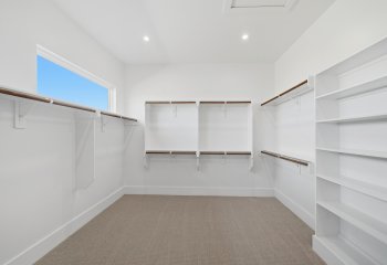 825 Stable Sands