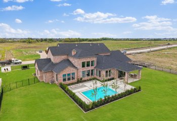 5905 Mayfair Lane