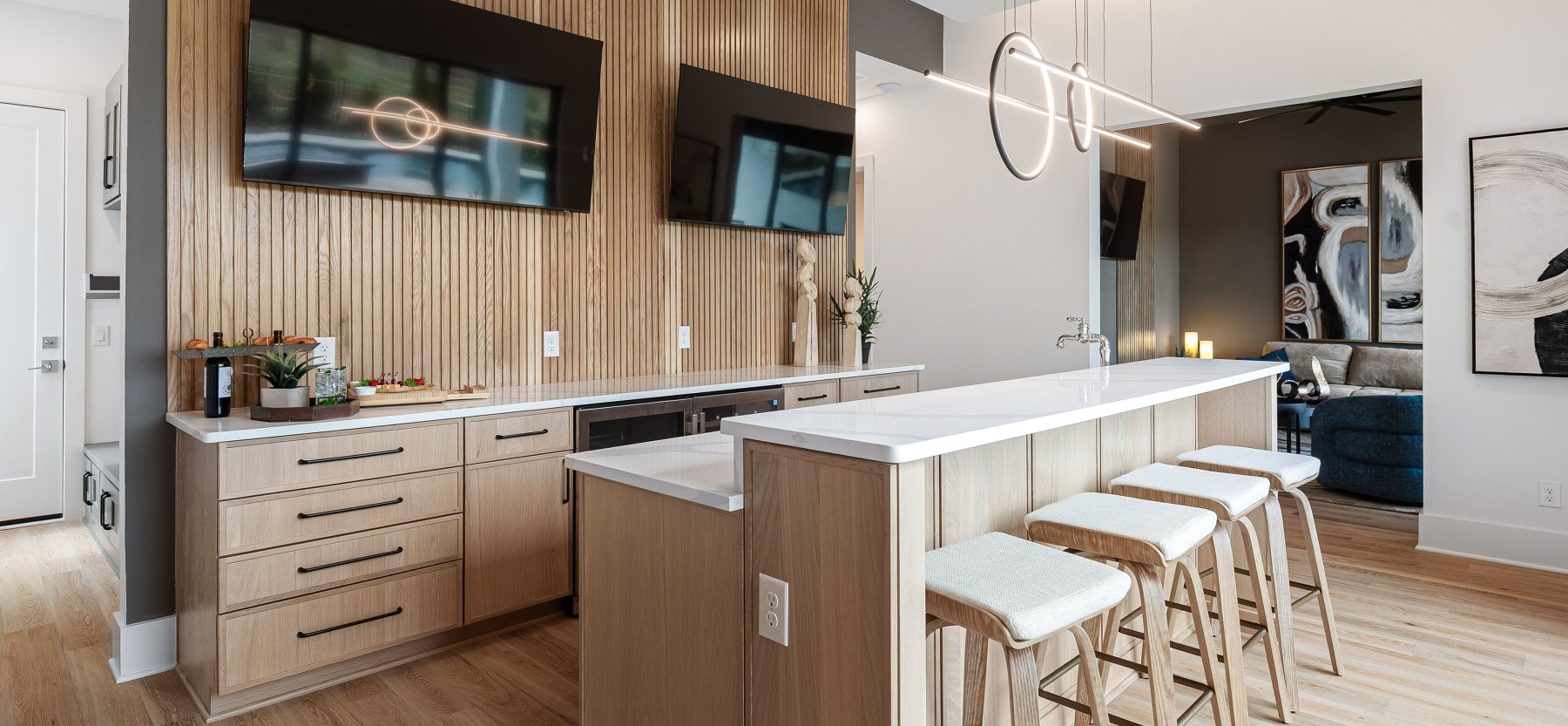 1095 Hamilton Dr - Model