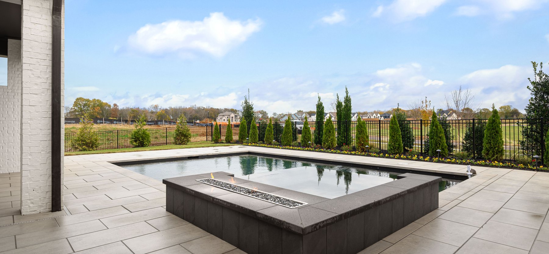 1095 Hamilton Dr - Model