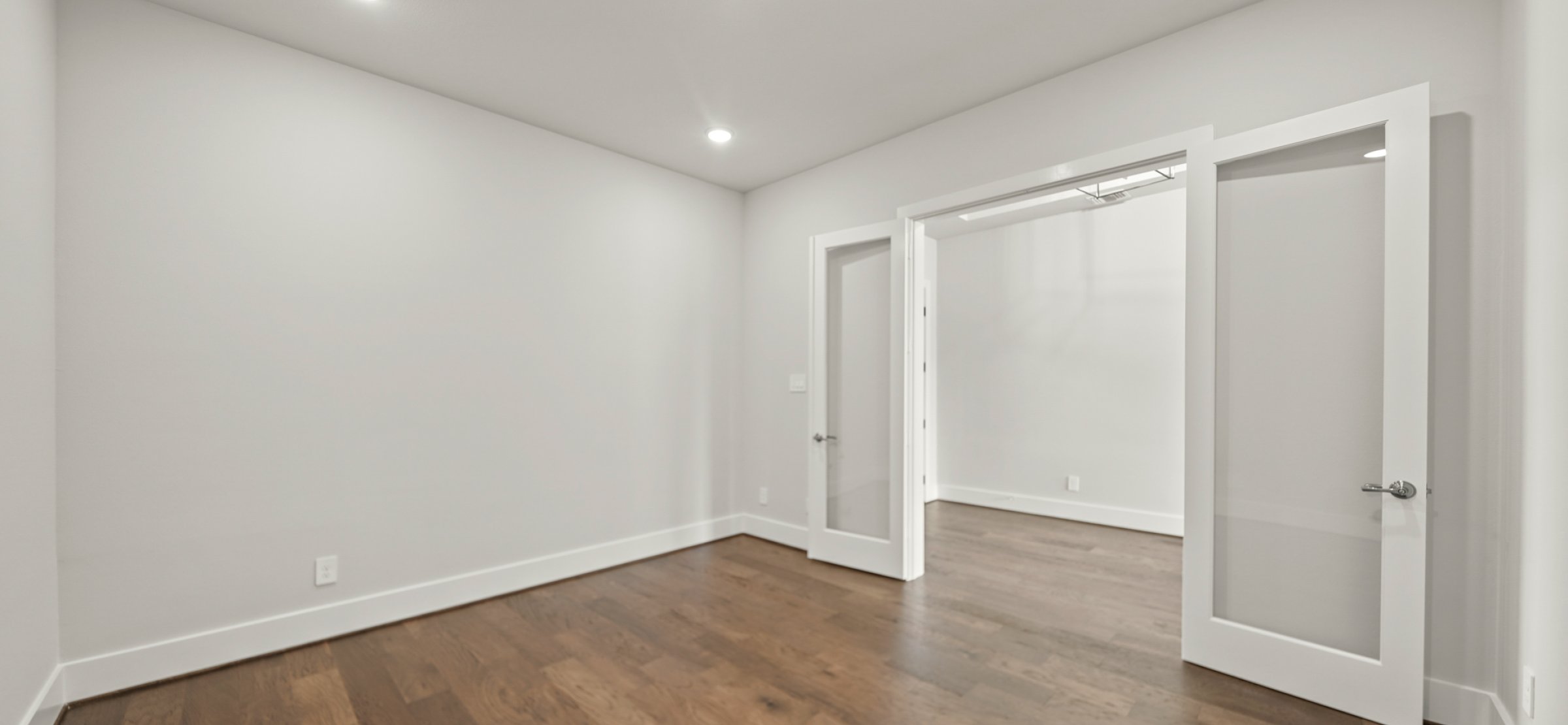 15012 Lakeline Green